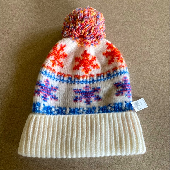 BNWT Old Navy Knit Pompom Hat - Picture 1 of 7